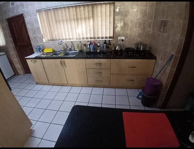 5 BEDROOM HOUSE FOR SALE IN HIBBERDENE
